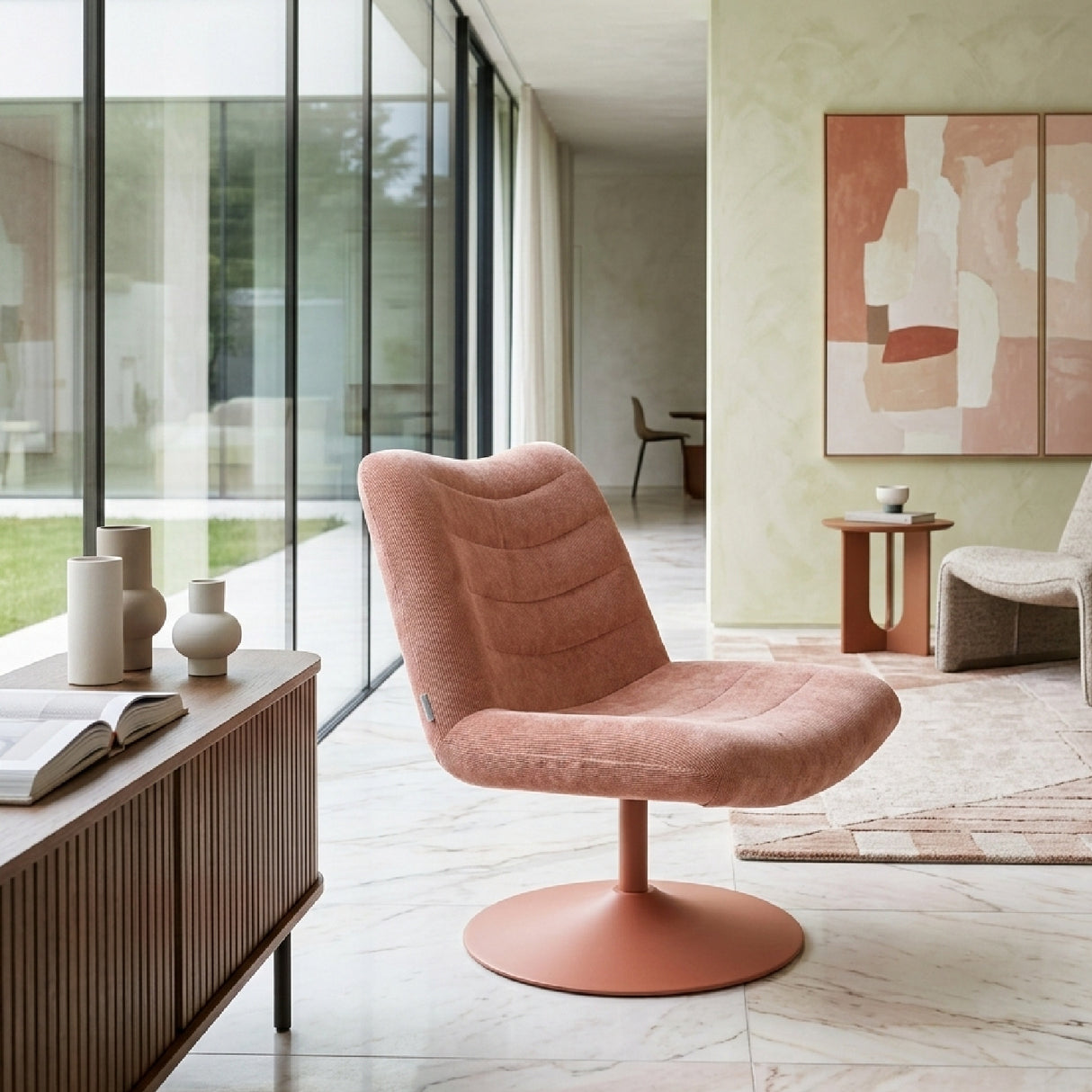 Upholstered Pedestal Lounge Chair | Oroa.com