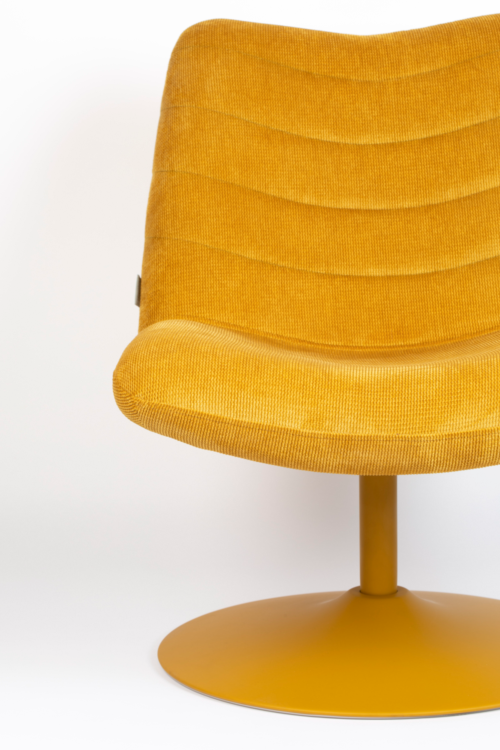 Upholstered Pedestal Lounge Chair | Oroa.com