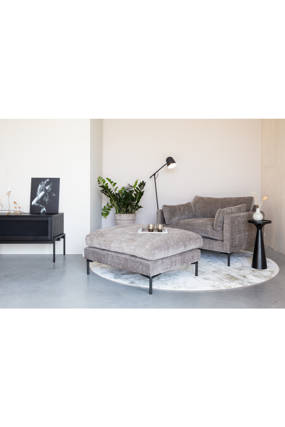 Modern Minimalist Love Seat | Zuiver Summer | Oroa.com