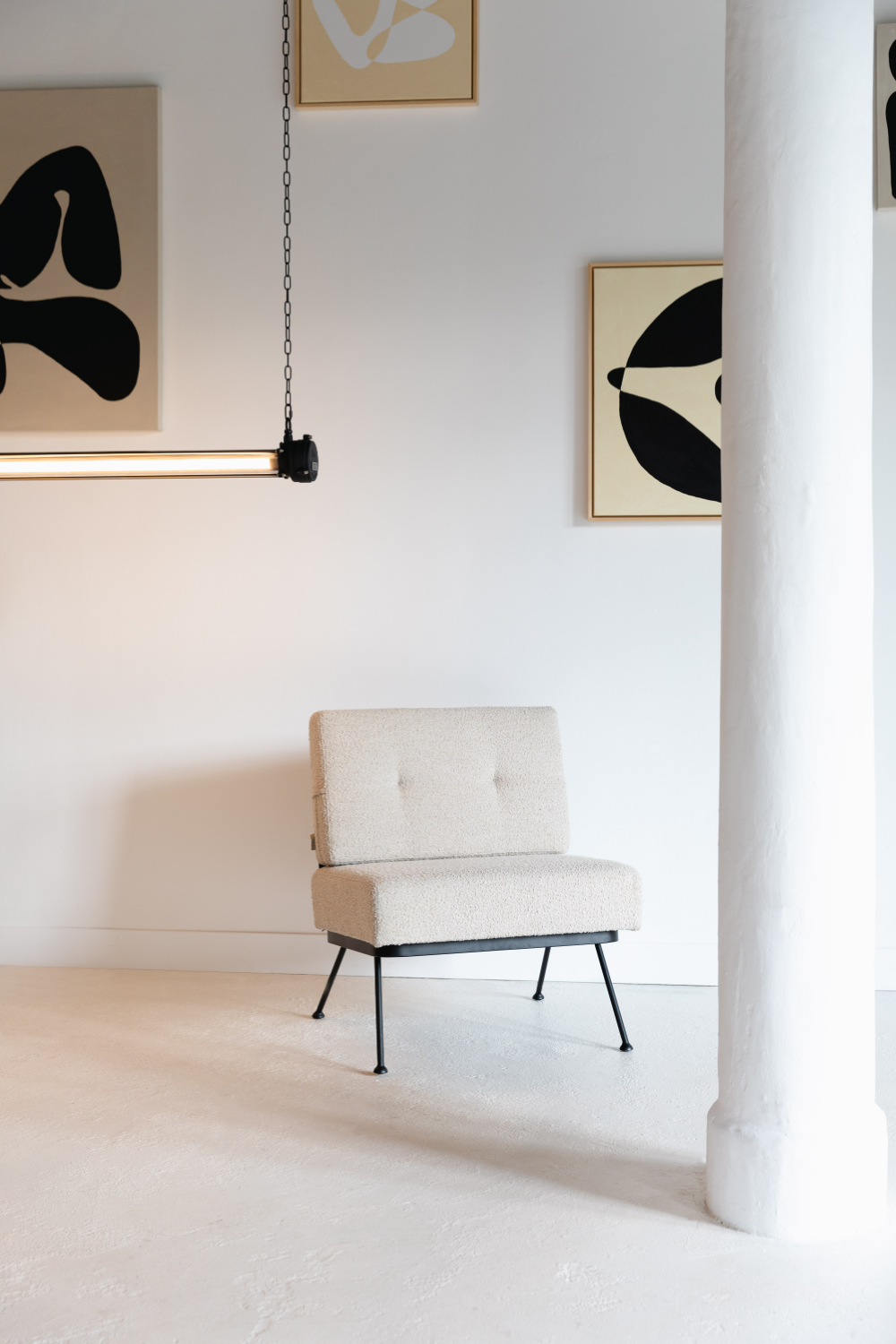 Beige Minimalist Lounge Chair | Oroa.com