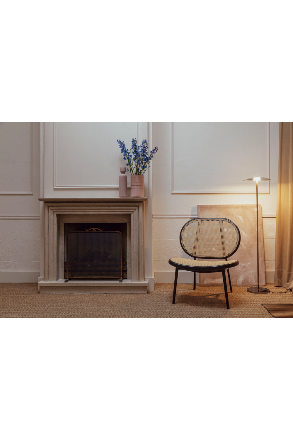 Webbed Back Lounge Chair | Zuiver Spike | Oroa.com