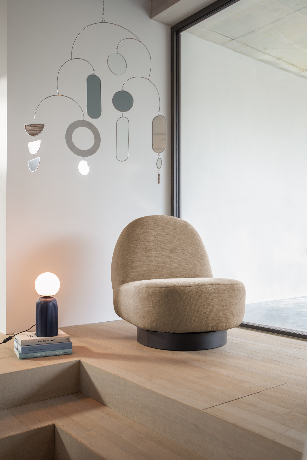 Round Modern Lounge Chair | Zuiver Eden | OROA.com