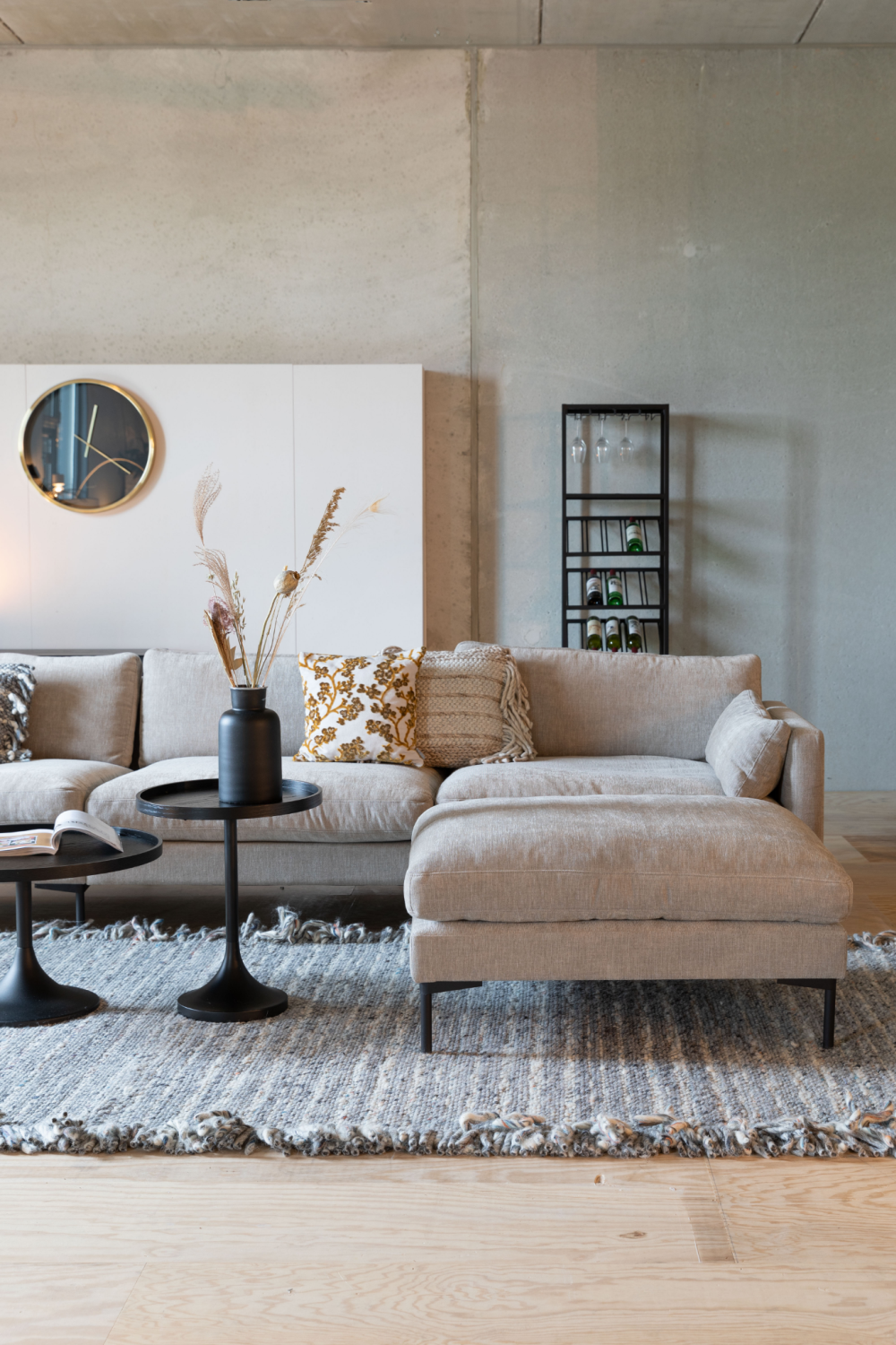 Modern Minimalist Ottoman | Zuiver Summer | Oroa.com