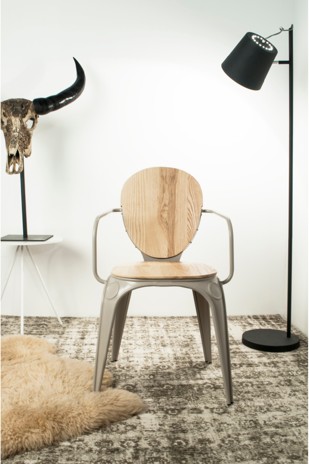 Tiltable Metal Floor Lamp | Oroa.com