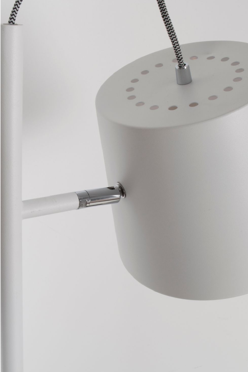 Tiltable Metal Floor Lamp | Zuiver Buckle Head | Oroa.com