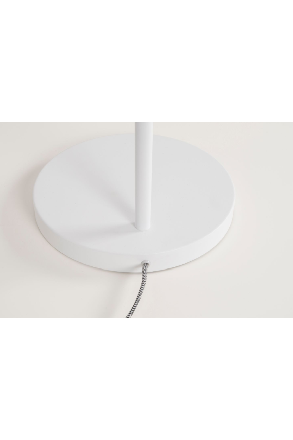 Tiltable Metal Floor Lamp | Zuiver Buckle Head | Oroa.com