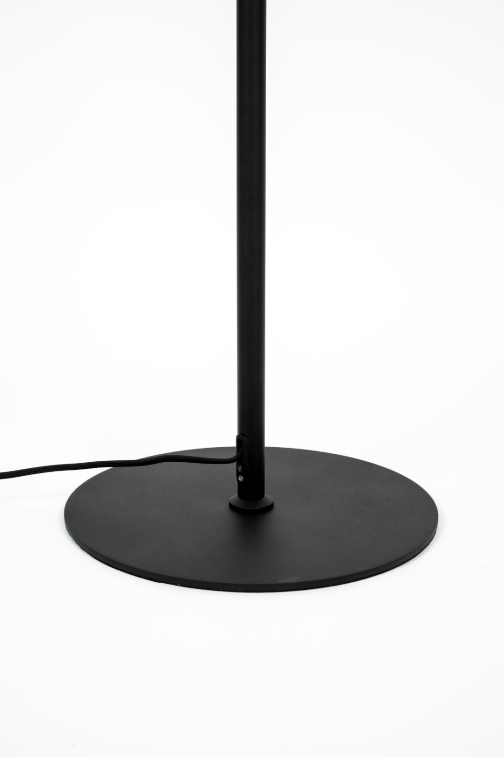 Gold Accent Floor Lamp | Zuiver Sirius | Oroatrade.com