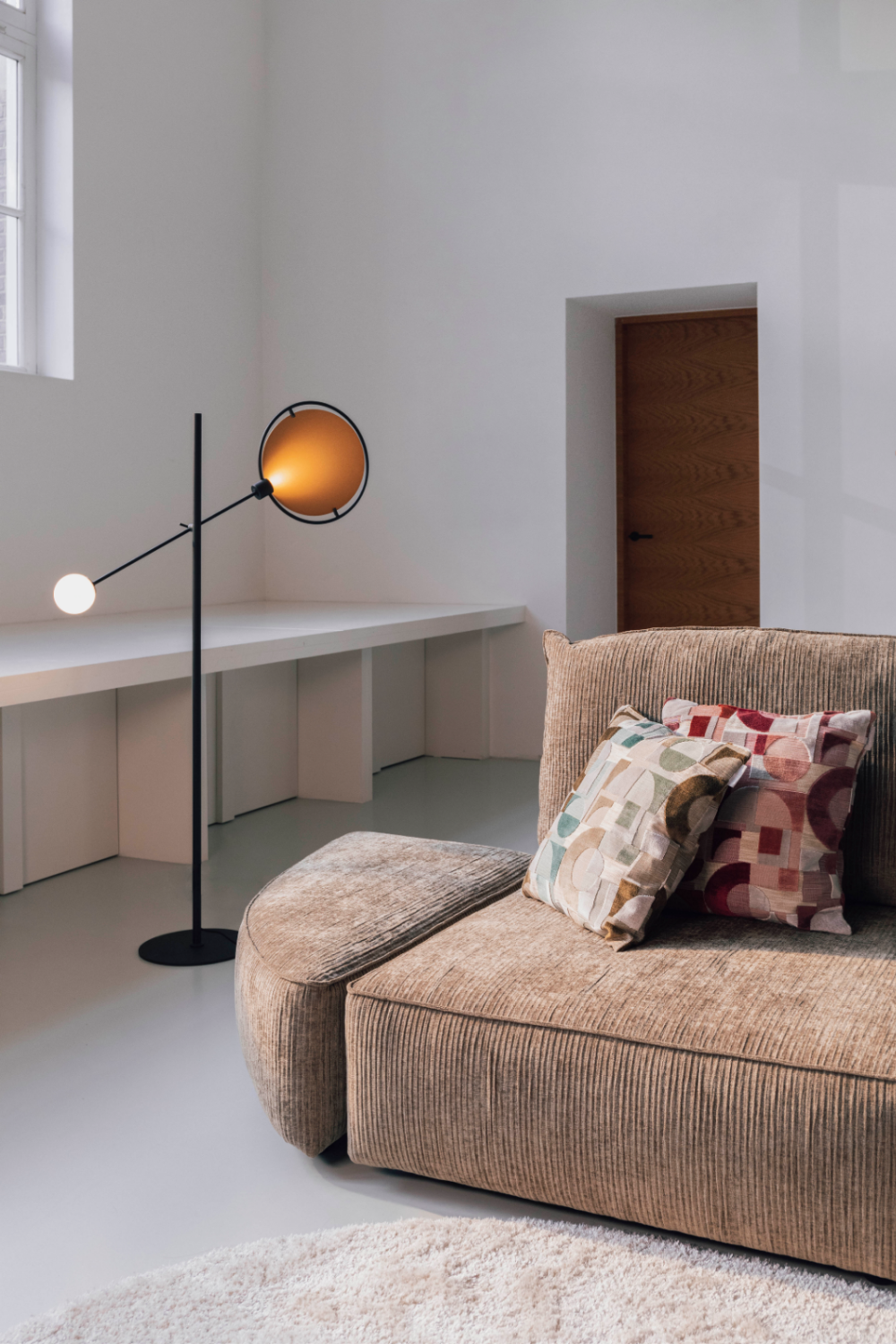 Gold Accent Floor Lamp | Zuiver Sirius | Oroatrade.com