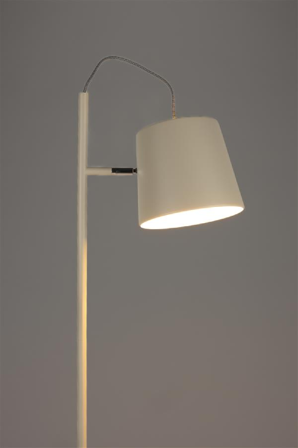 Beige Metal Floor Lamp | Oroa.com