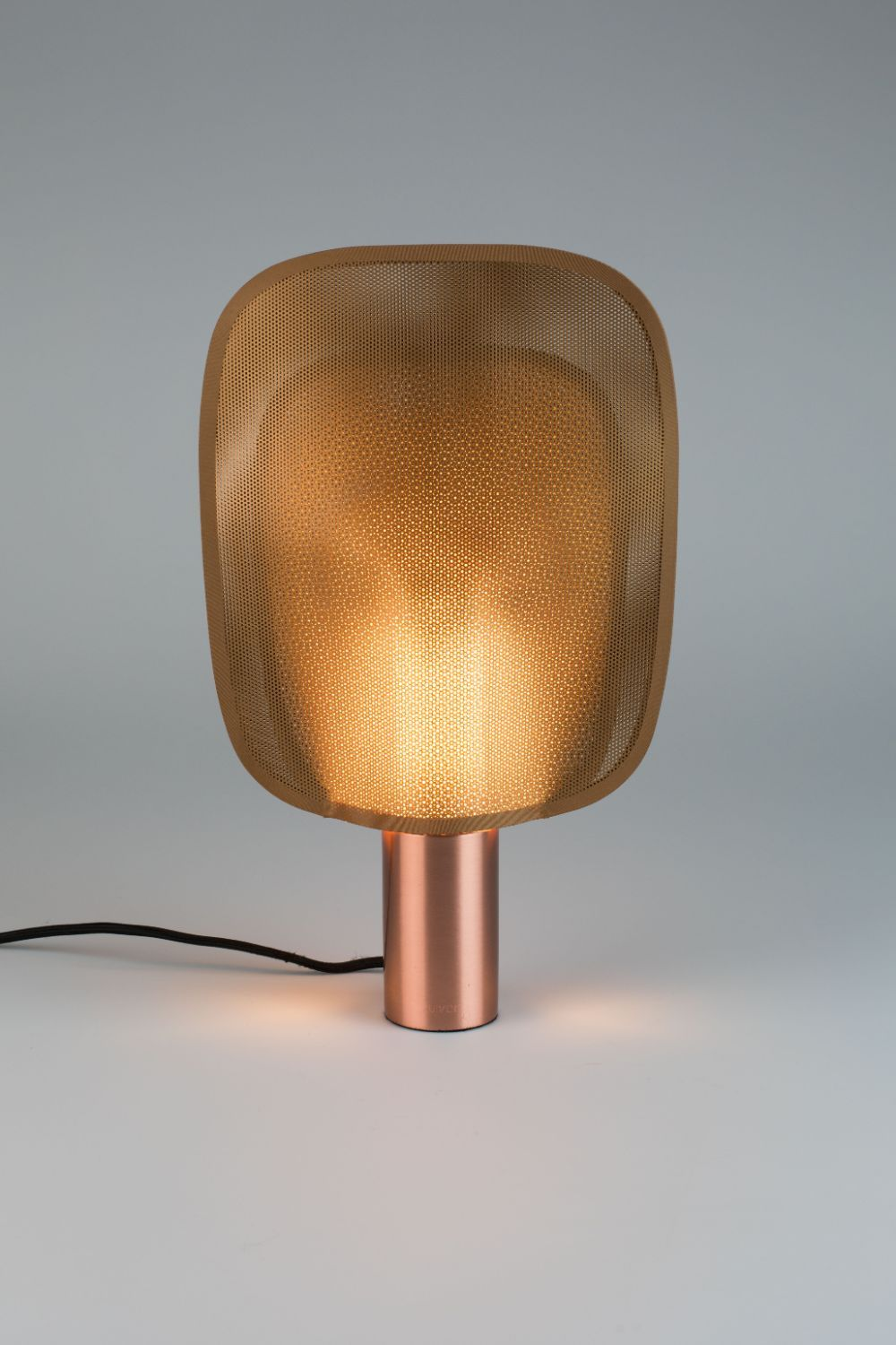 Copper Mesh Table Lamp S | Mai Zuiver | OROA.com