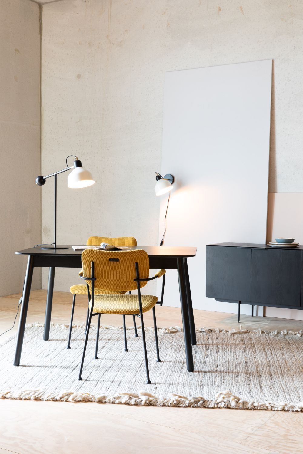 White Shade Task Desk Lamp | Zuiver Skala | OROA.com