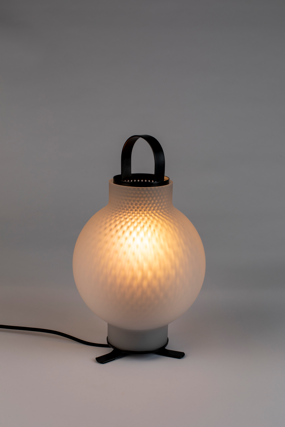 White Glass Table Lamp | Zuiver Nomad | OROA.com