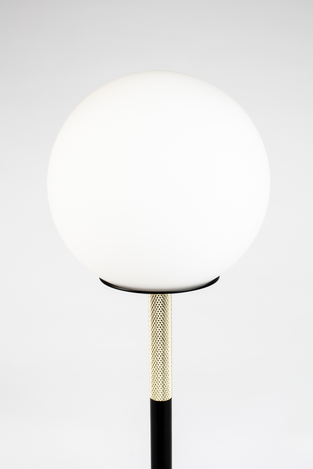 Round Opal Table Lamp | Zuiver Orion | OROA.com