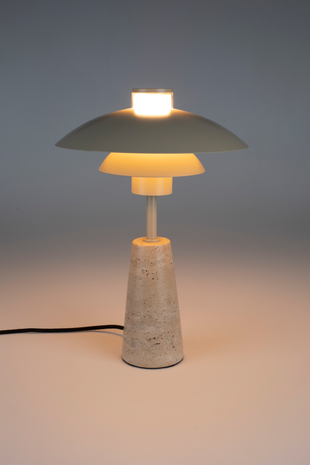 Beige Metal Table Lamp | Zuiver Cole | OROA.com