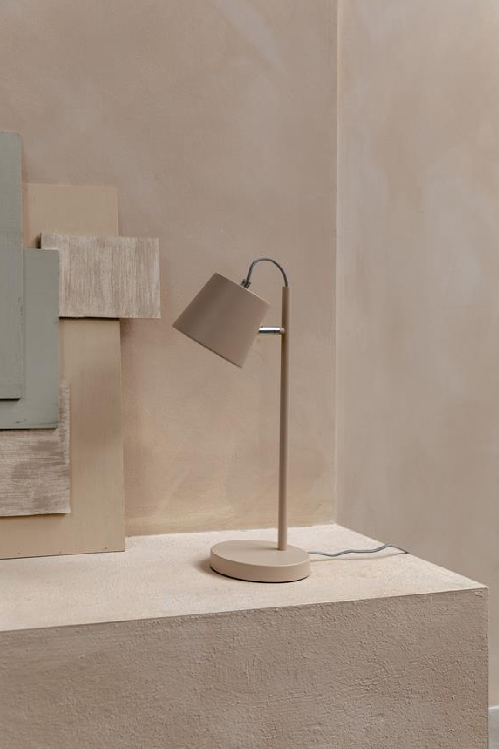 Beige Metal Table Lamp | Zuiver Buckle Head | OROA.com