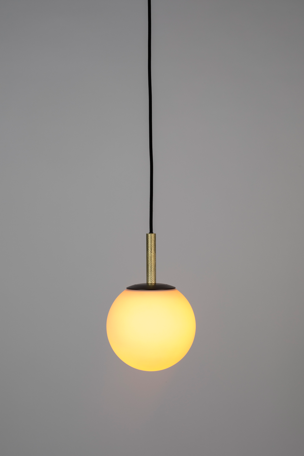 Opal Orb Pendant Lamp | Zuiver Orion | Oroatrade.com