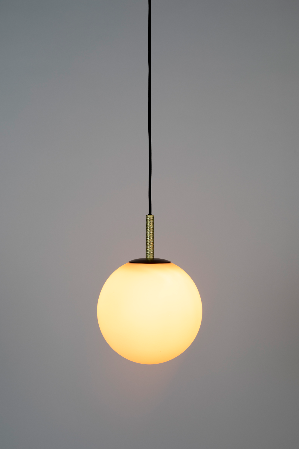 Opal Orb Pendant Lamp | Zuiver Orion | Oroatrade.com