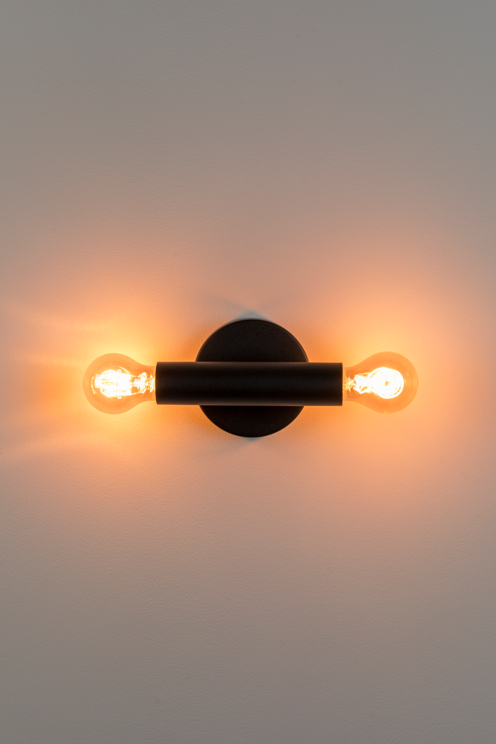 Black Industrial Wall Lamp | Zuiver Hawk | OROA.com