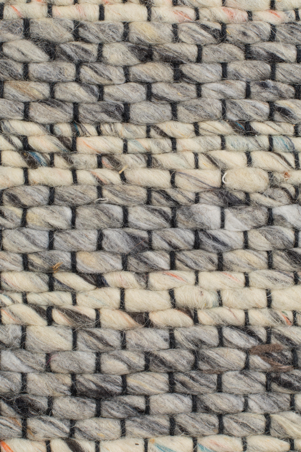 Handwoven Woolen Strands Carpet 5' x 8' | Zuiver Frills | Oroa.com