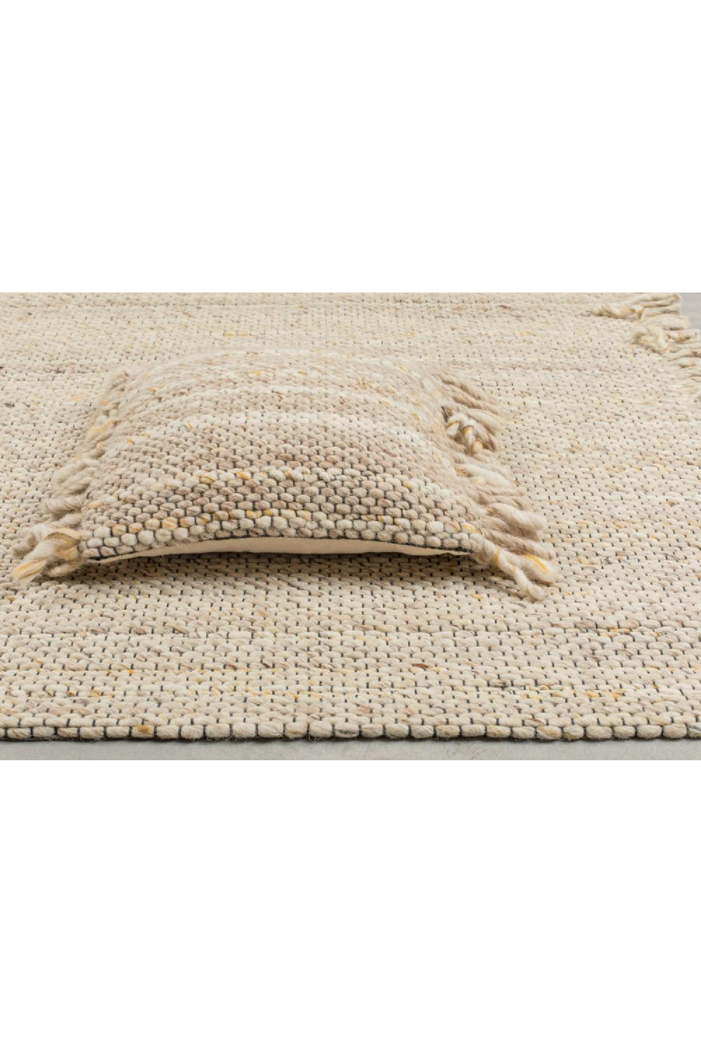 Handwoven Woolen Strands Carpet 5' x 8' | Zuiver Frills | Oroa.com