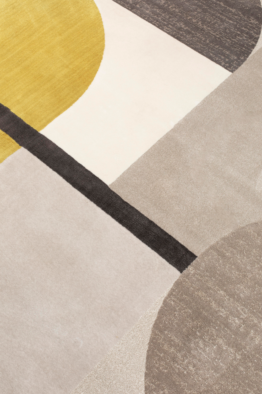 Geometric Pattern Seamless Carpet 7' | Zuiver Hilton | OROA.com