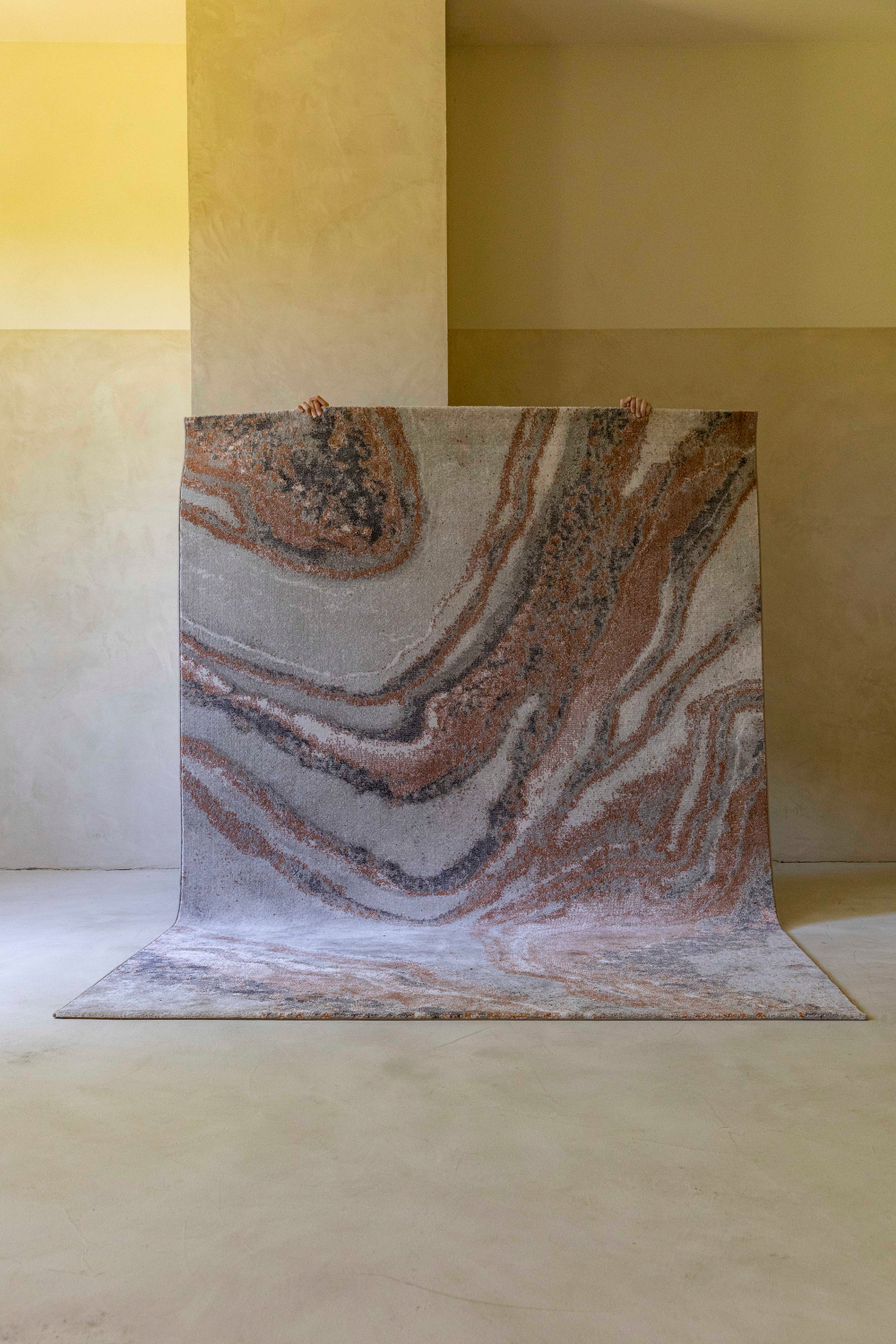 Gray Contemporary Carpet | Zuiver Solar | OROA.com