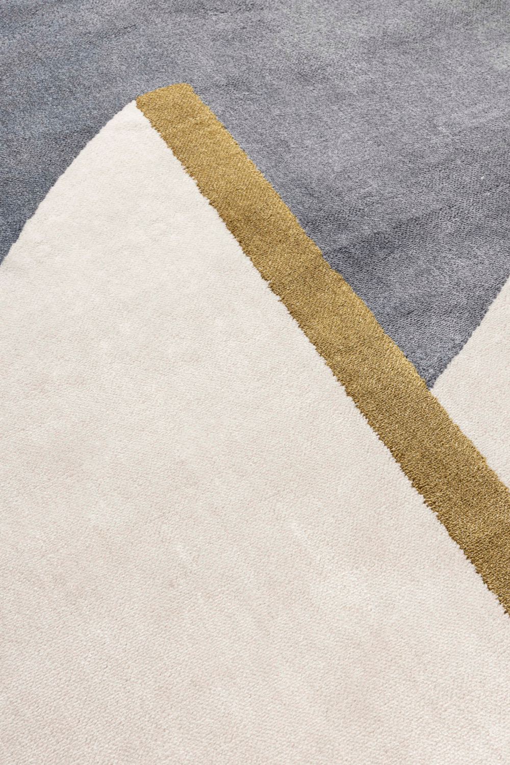 Organic Shaped Woven Rug 5' x 8' | Zuiver Phila | OROA.com