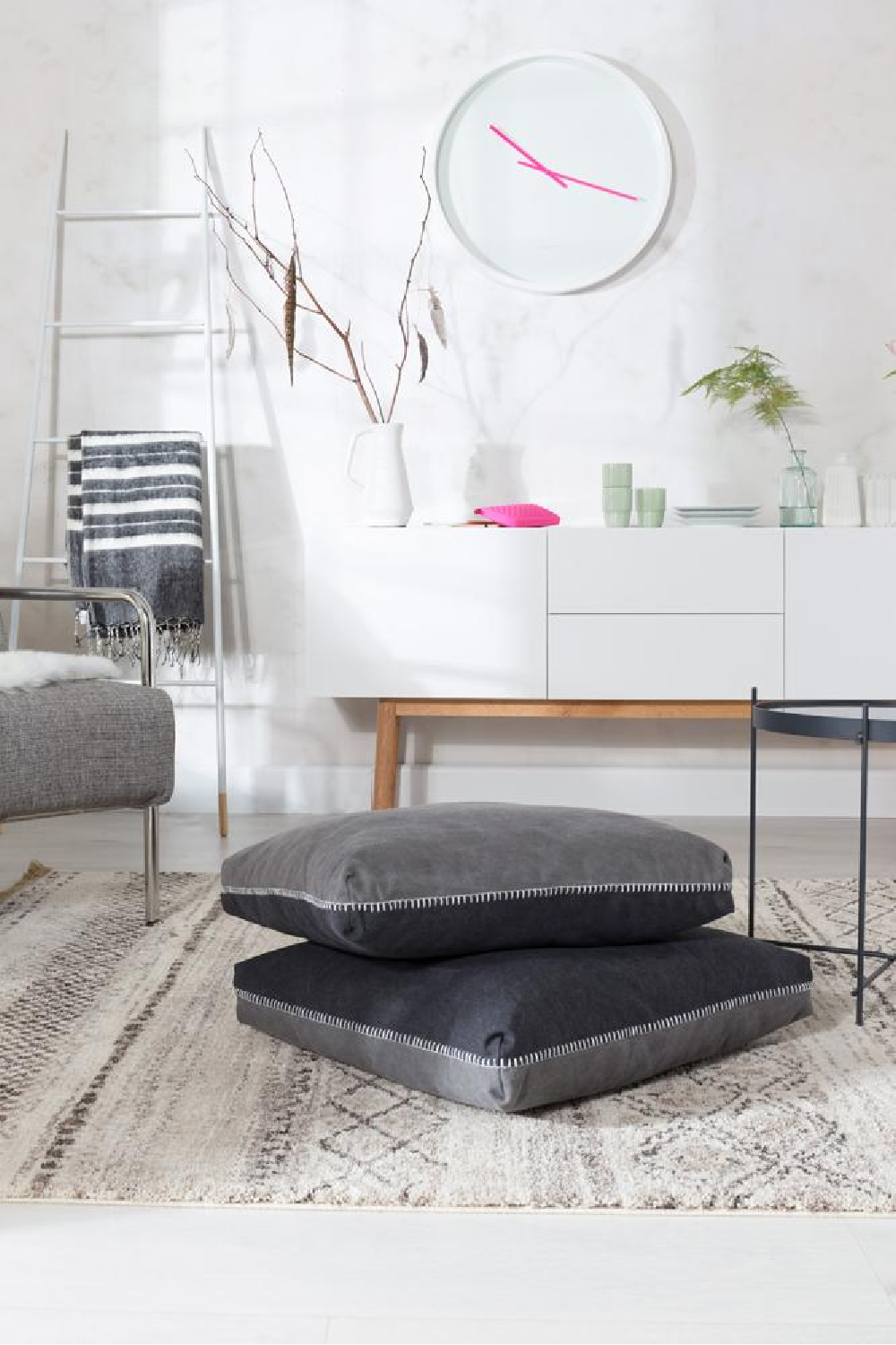 White Wooden Magazine Rack | Zuiver Ladder | OROA.com