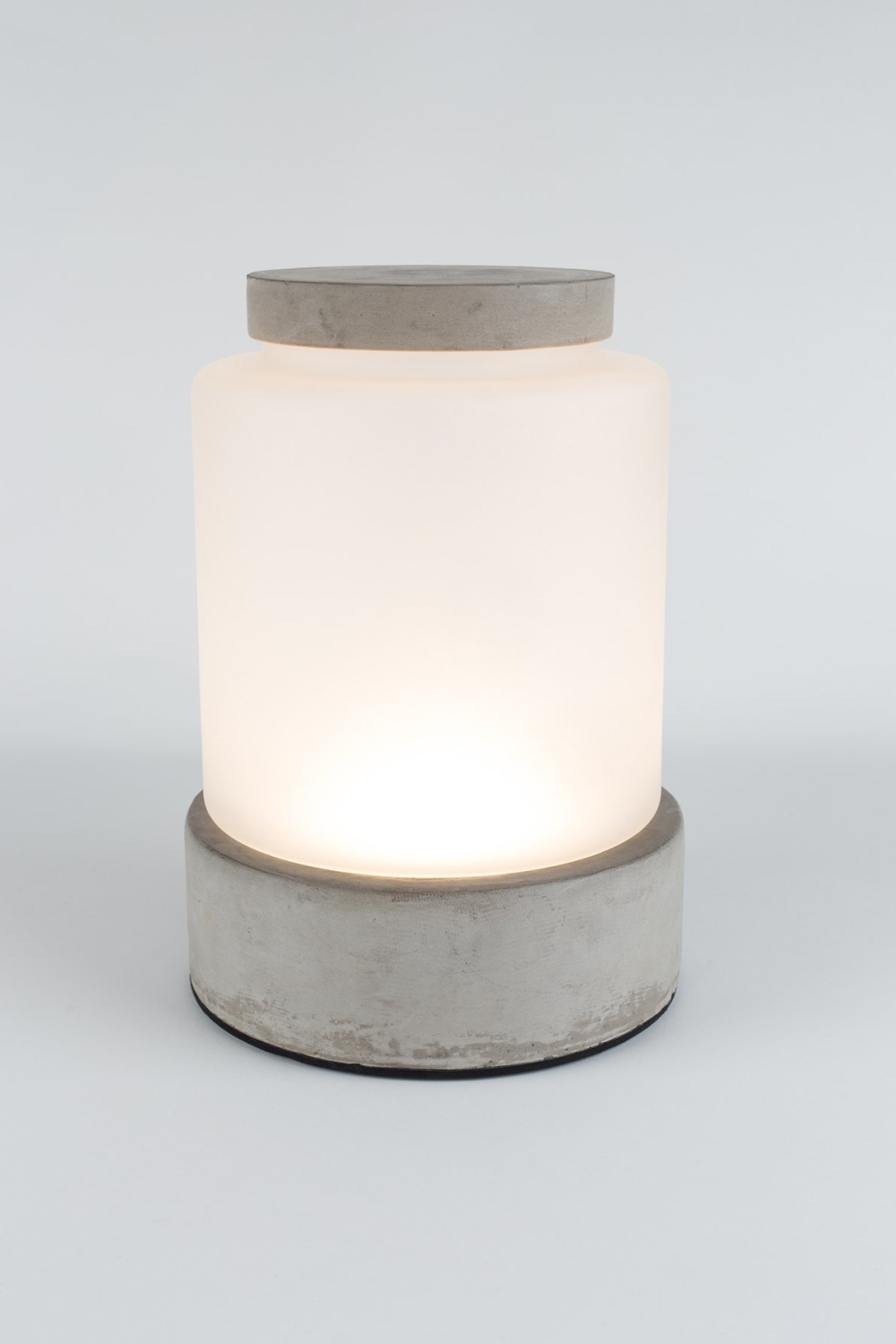 Frosted Glass Vase LED Lamp (L) | Zuiver Reina | OROA.com