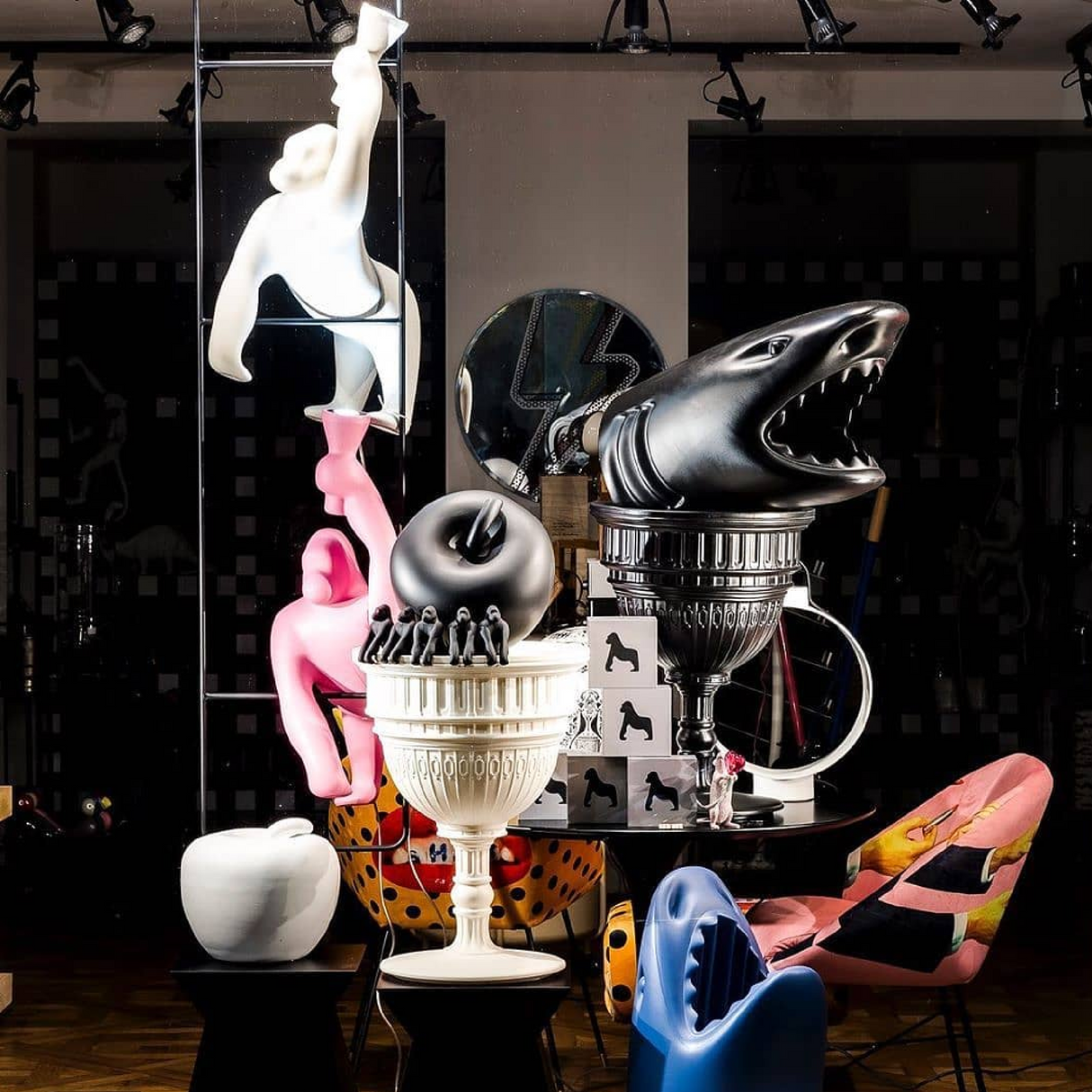 Classic Dome Planter & Champagne Cooler | Qeeboo Capitol | OROA.com