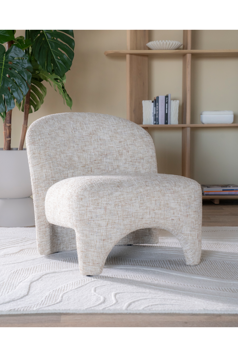 Arched Back Lounge Chair | Oroa.com