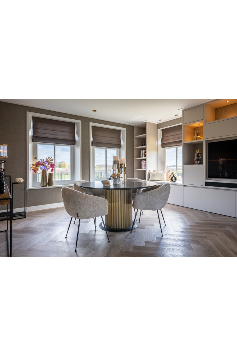 Modern Pedestal Dining Table | Oroa.com
