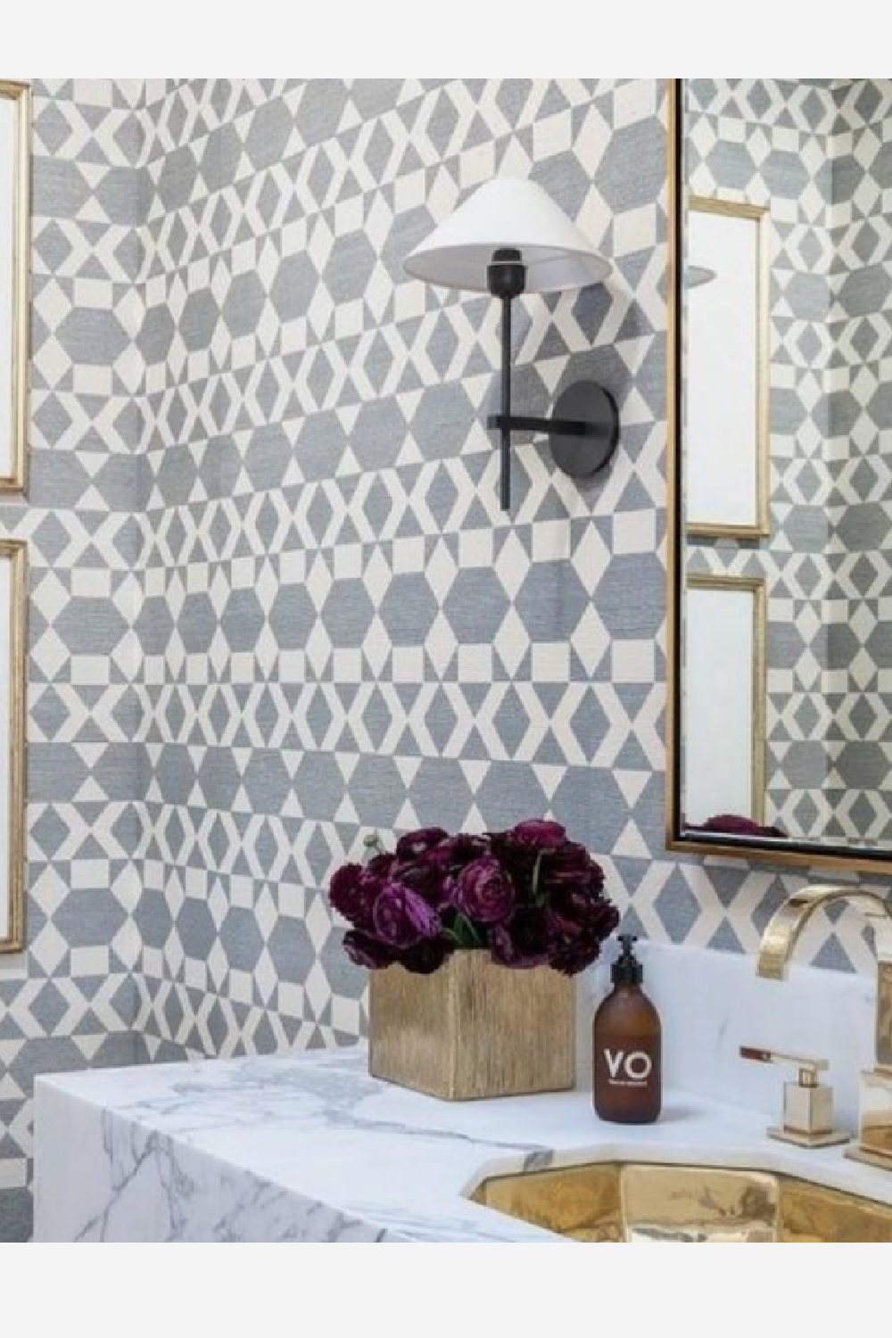 Empire Shade Wall Lamp | Oroa.com