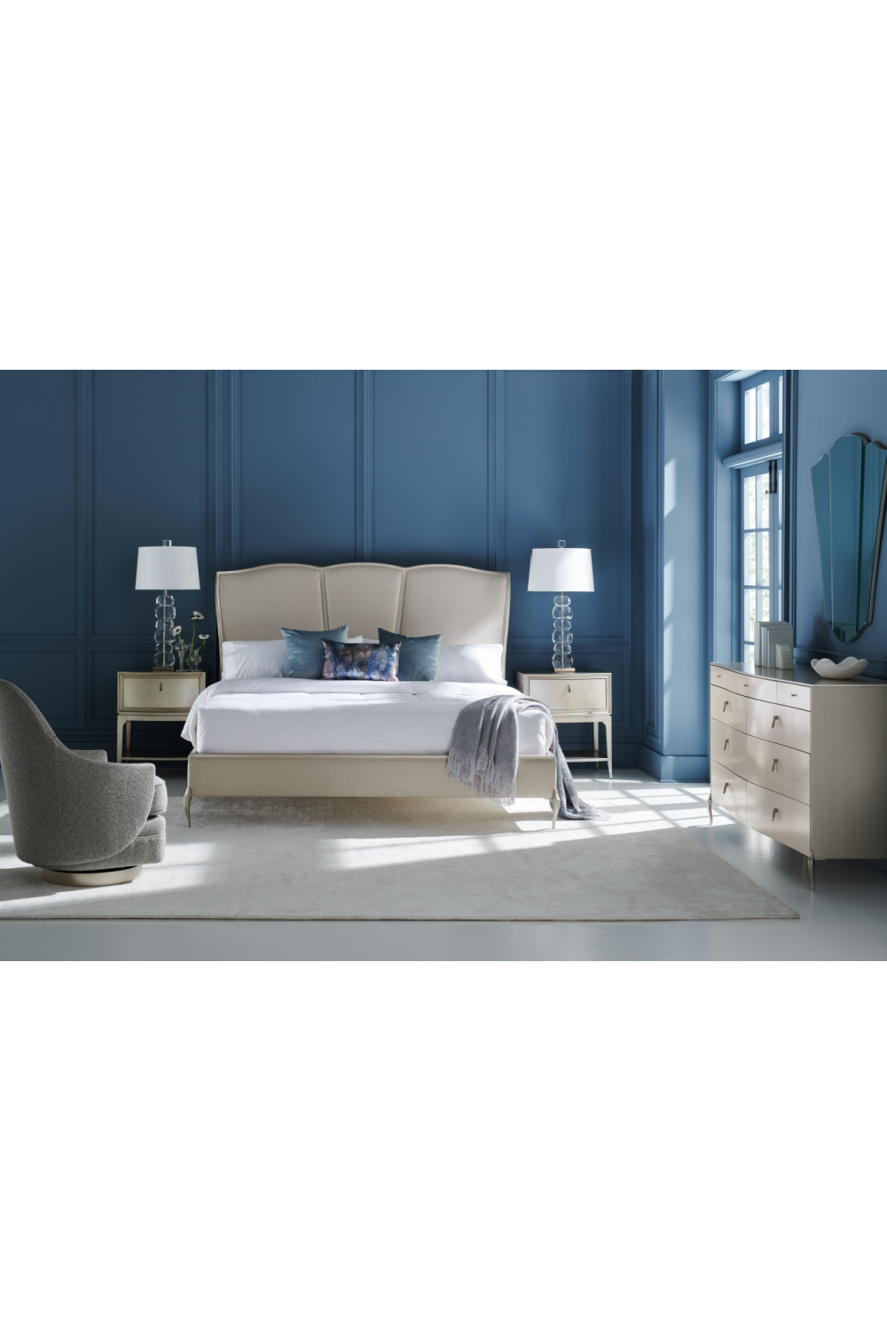 Silver Framed Modern Bed | Oroa.com