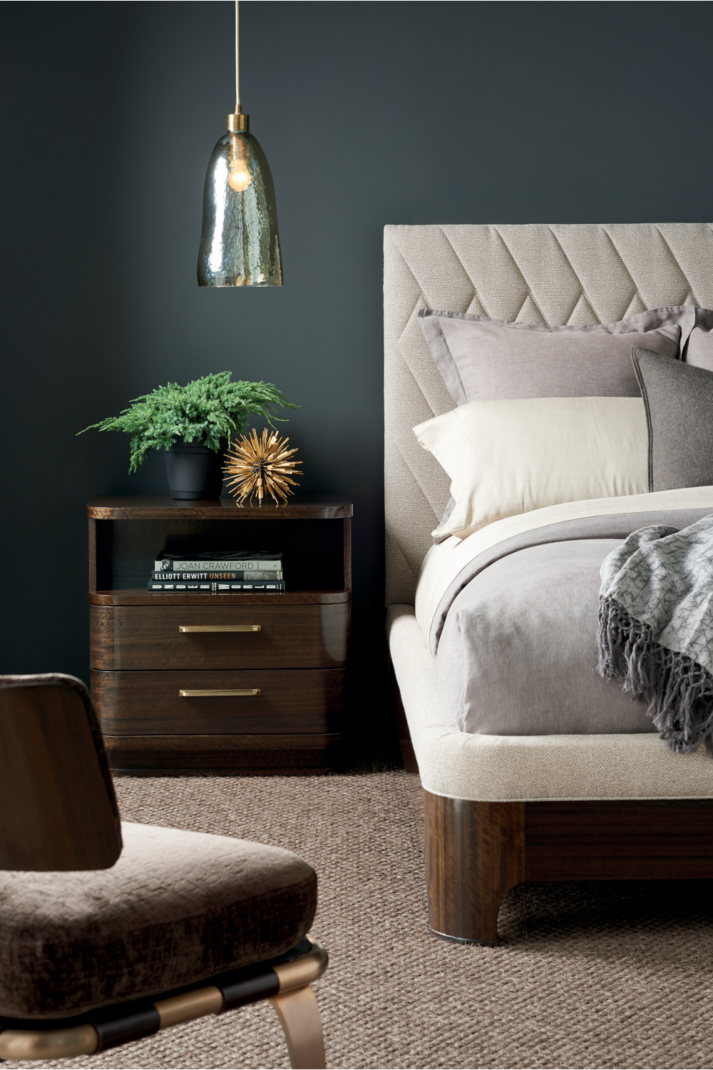 Neutral-Toned Quilted Bed | Oroa.com