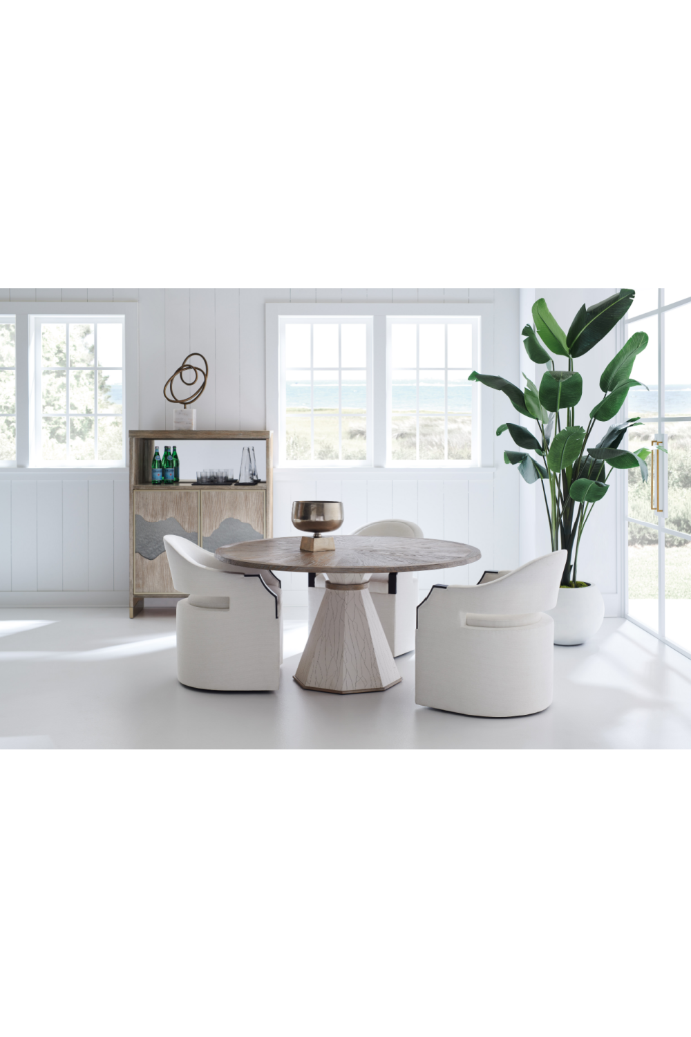 White Modern Accent Chair | Oroa.com