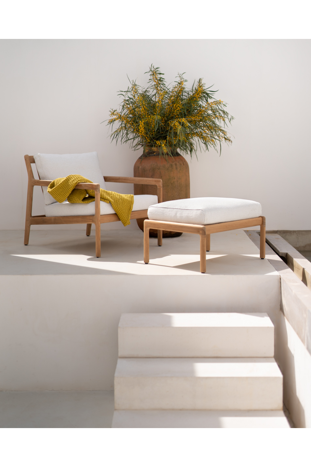 Teak Framed Outdoor Lounge Chair | Ethnicraft Jack | Oroa.com