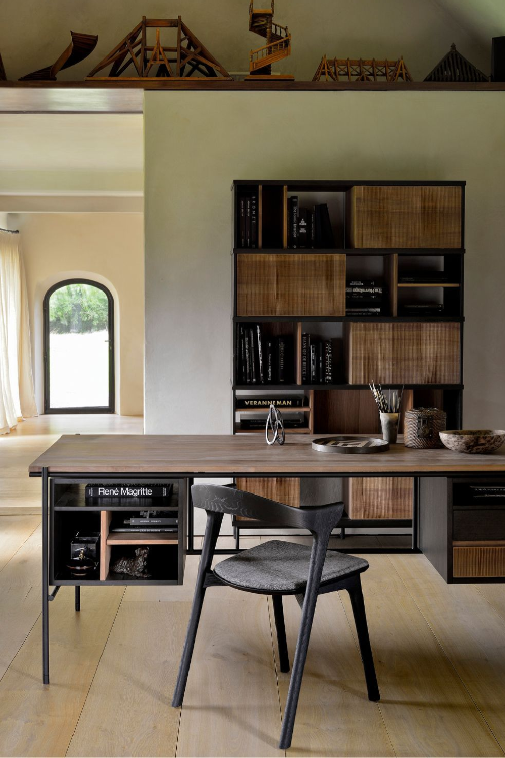 Natural Teak Book Rack | Ethnicraft Oscar | Oroa.com