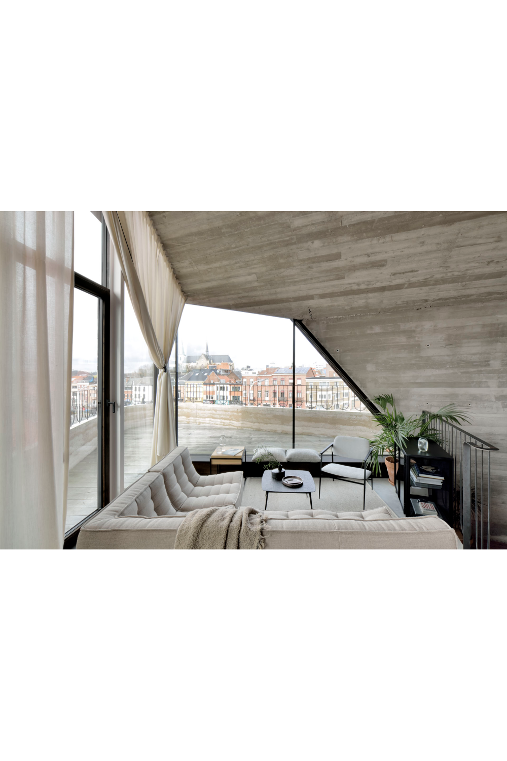 Oak Square Side Table | Ethnicraft Monolit | OROA.com