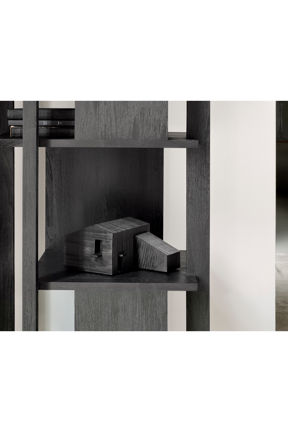 Black Mahogany Sculptural Deco | Ethnicraft Farmhouse | Oroa.com