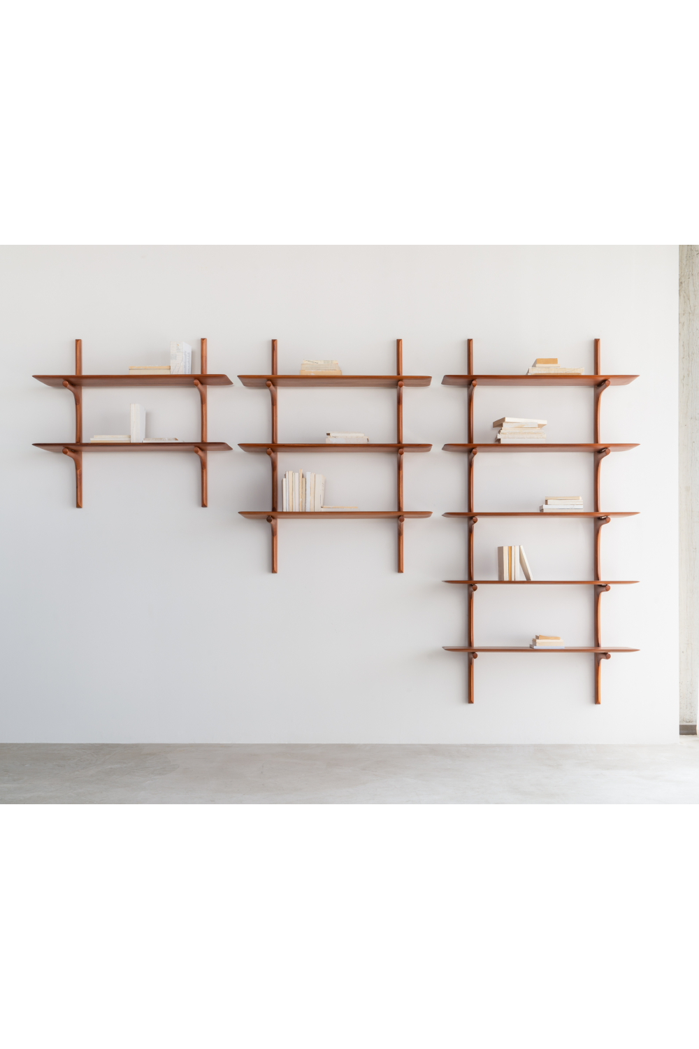 Varnished Mahogany Wall Shelf | Ethnicraft PI | Oroa.com