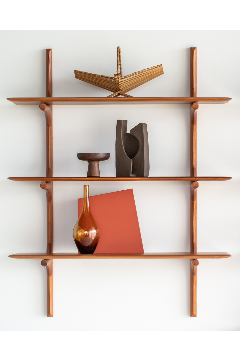 Varnished Mahogany Wall Shelf | Ethnicraft PI | Oroa.com