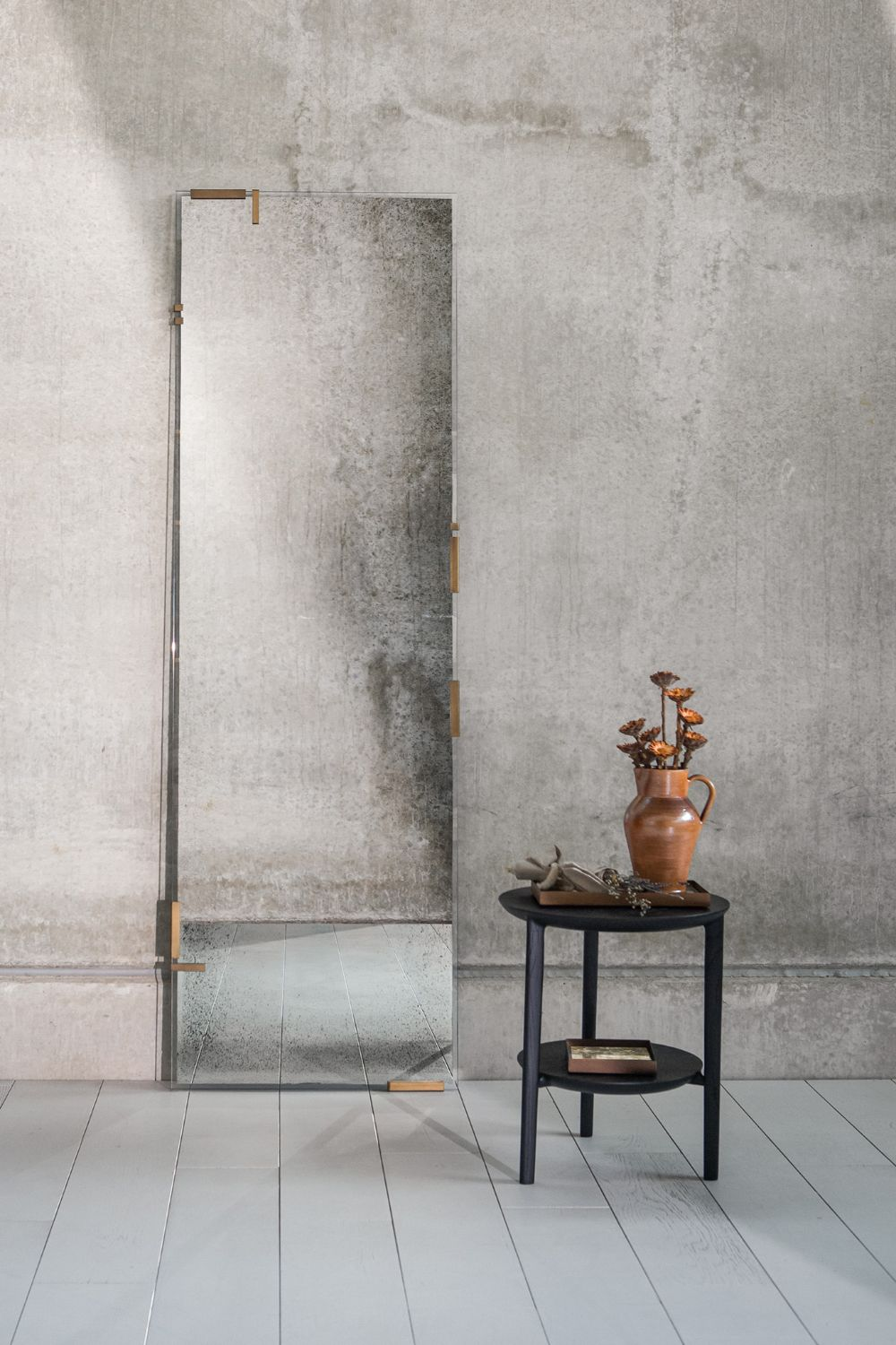 Circular Tiered Black Oak Side Table | Ethnicraft Bok | Oroa.com