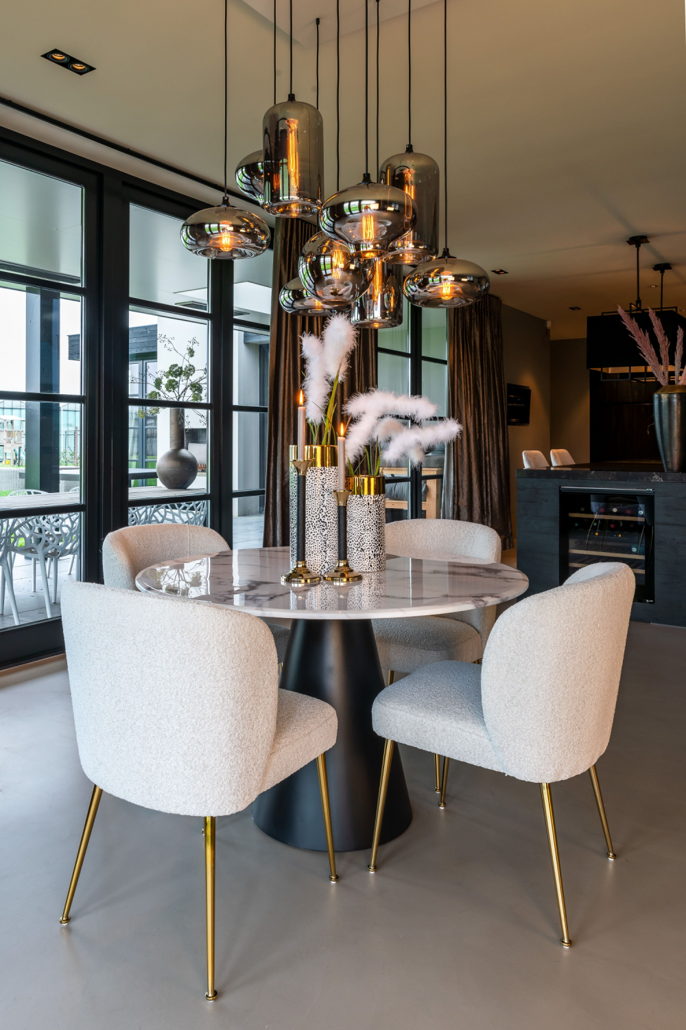 Round White Marble Pedestal Dining Table | Oroa.com