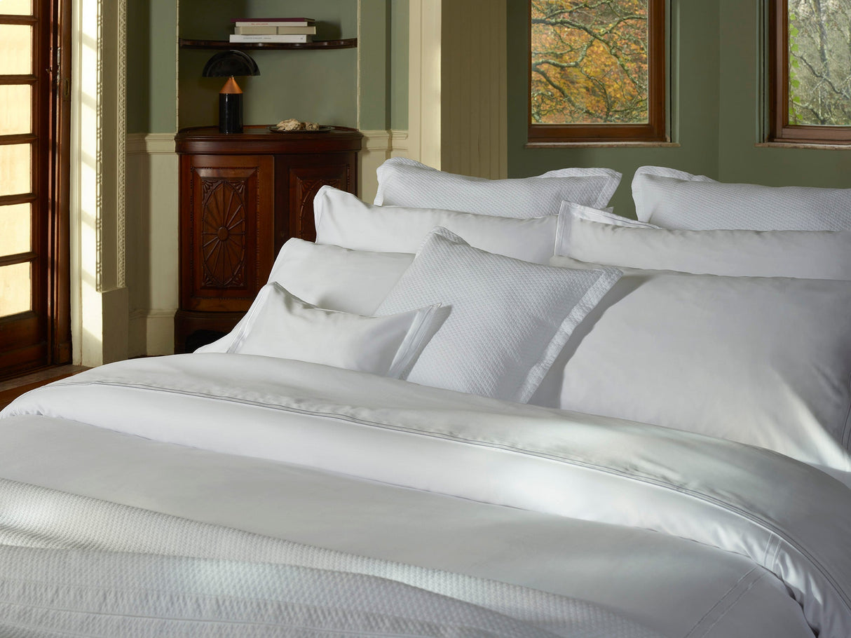 700TC Sateen Flat Sheet | Amalia Home Sereno| Oroa.com