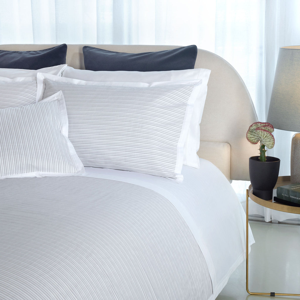 200TC Percale Pleated Duvet Cover | Amalia Home Luna | Oroa.com