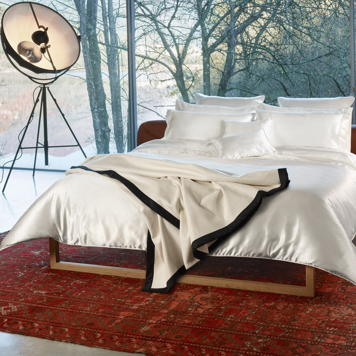 430TC Silk Sateen Duvet Cover | Amalia Home Maria | Oroa.com