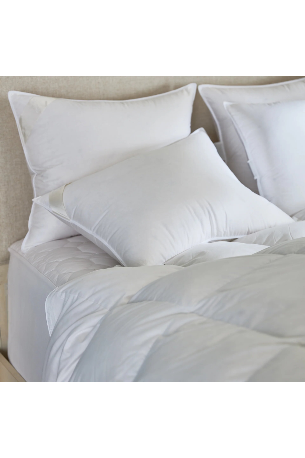 White Nano Sateen Cotton Comforter | Scandia Chamonix | Oroa.com