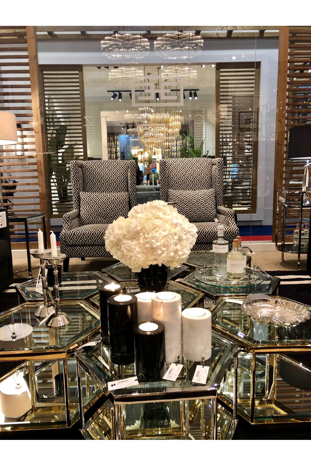 White Marble Tealight Holders (2) | Eichholtz Tobor | Oroa.com