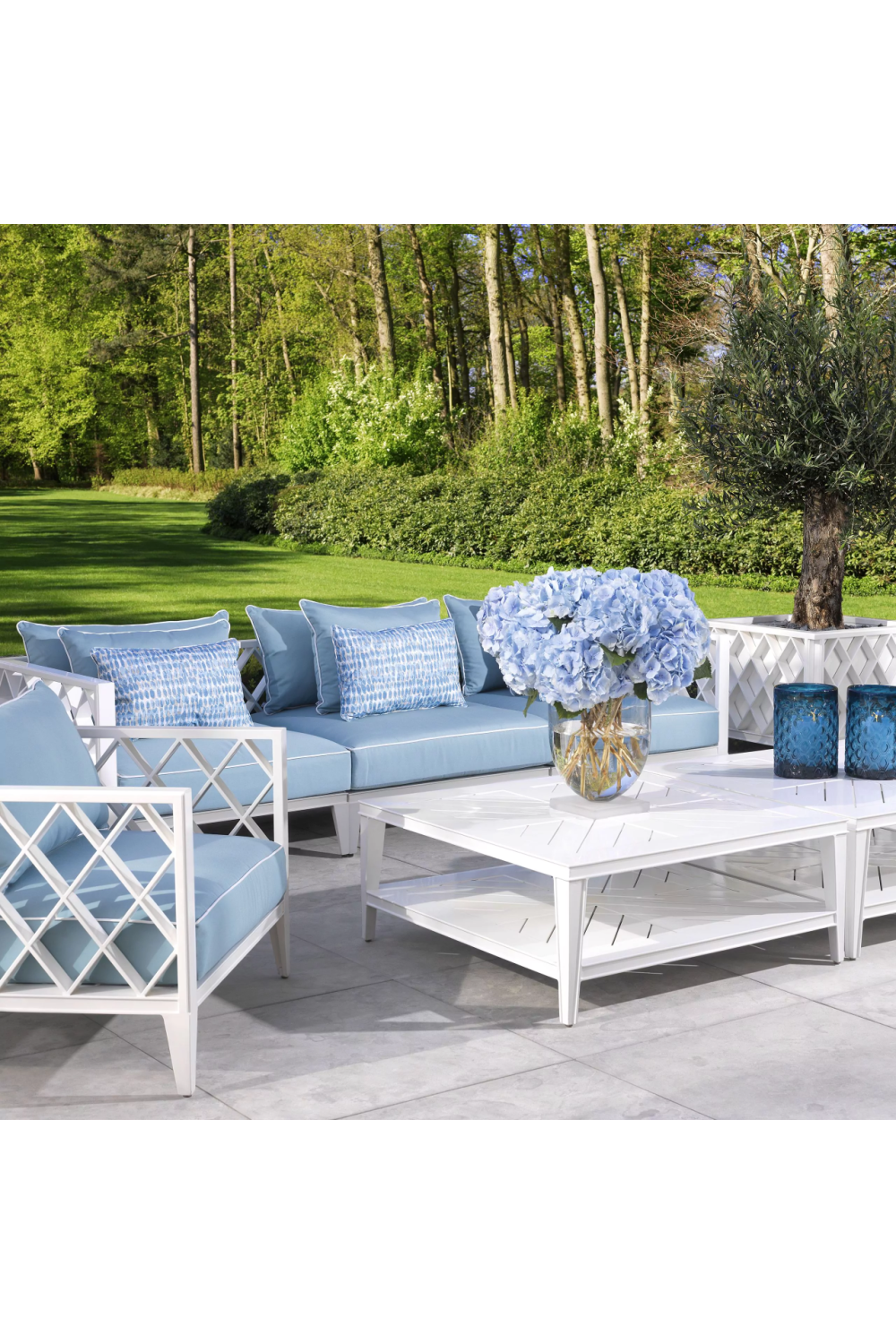 Square White Outdoor Coffee Table | Eichholtz Bell Rive | Oroa.com